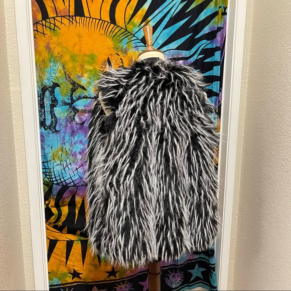 🌈 Beautiful mystic fur vest - Picture 6 of 11